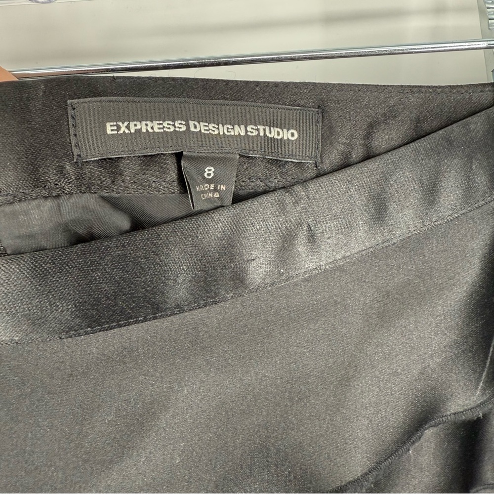 Express Black Satin Ruffle Mini Skirt Women’s Size 8 - Picture 2 of 4